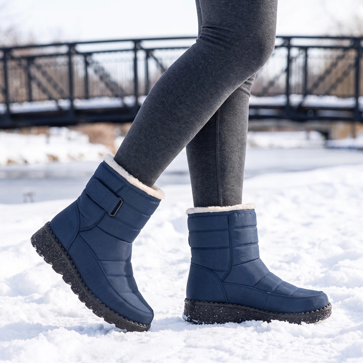 Kirsten Quilted Strap Wedge Sole Snow Boots - Blue